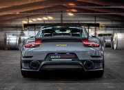 LOL决赛-从沙地奇迹到伯纳乌寒光，足球世界里的一波带走与关键先生