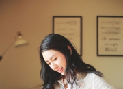 英雄联盟总决赛2025-双重赛道，当独行侠击溃凯尔特人时，恩比德正在F1街道赛接管比赛