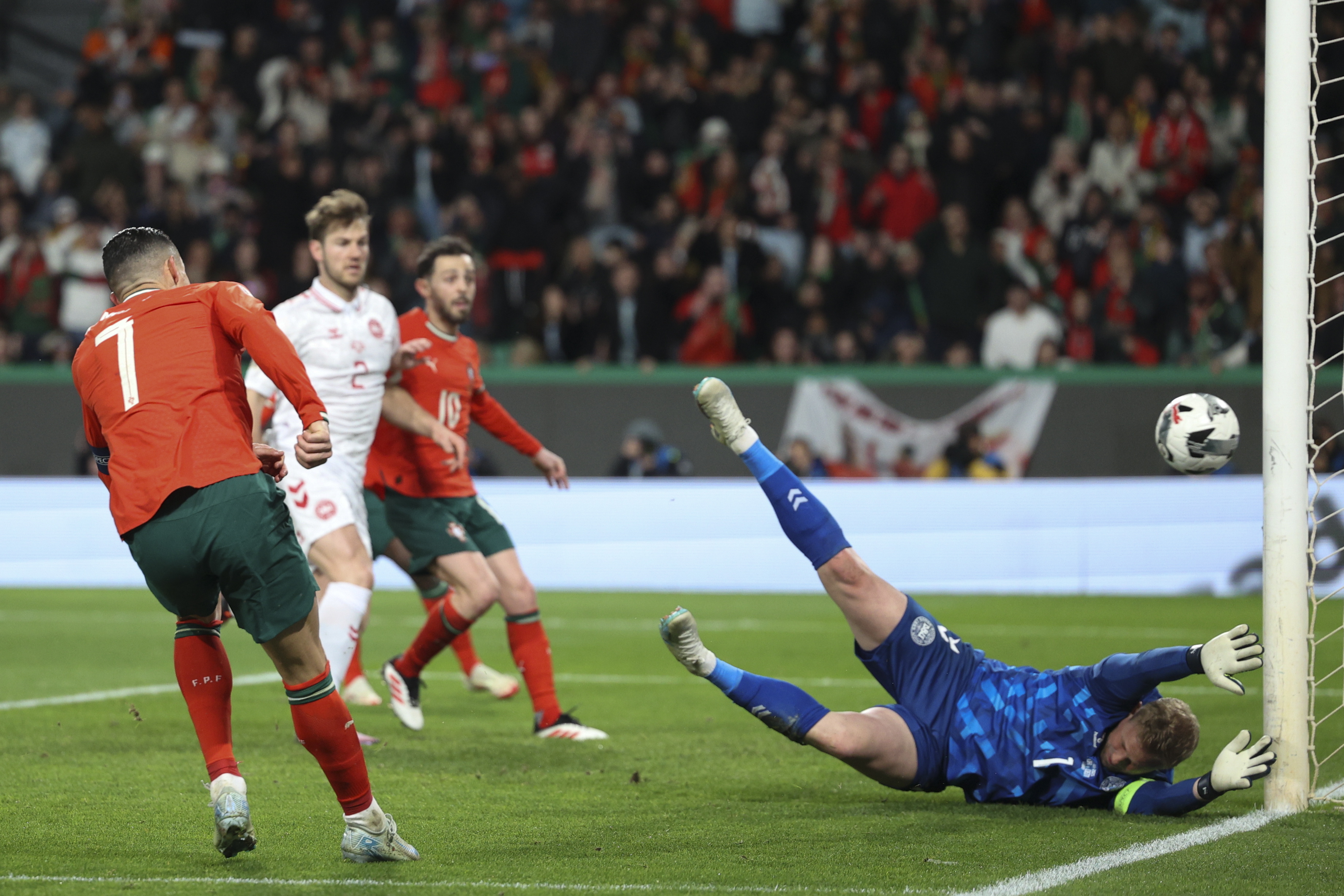 葡萄牙代表队表现出色称霸赛场的简单介绍 葡萄牙代表队表现出色称霸赛场的简单介绍