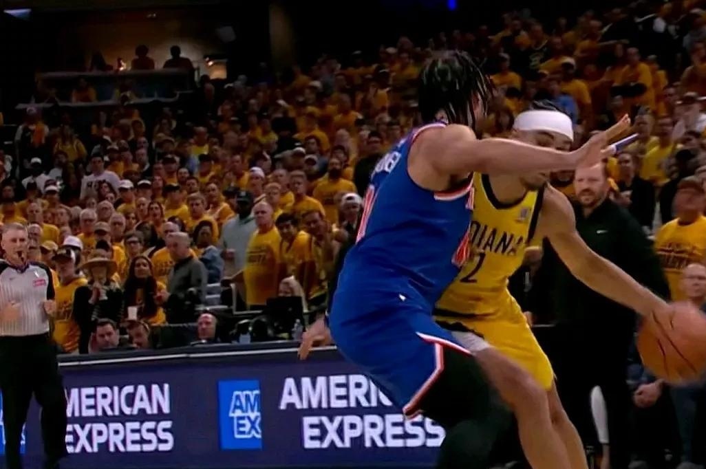 尼克斯不敌开拓者,利拉德上演至尊表现,全场狂砍+ 尼克斯不敌开拓者,利拉德上演至尊表现,全场狂砍+