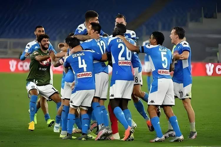 河内FC进攻强劲,击溃对手防线 河内FC进攻强劲,击溃对手防线