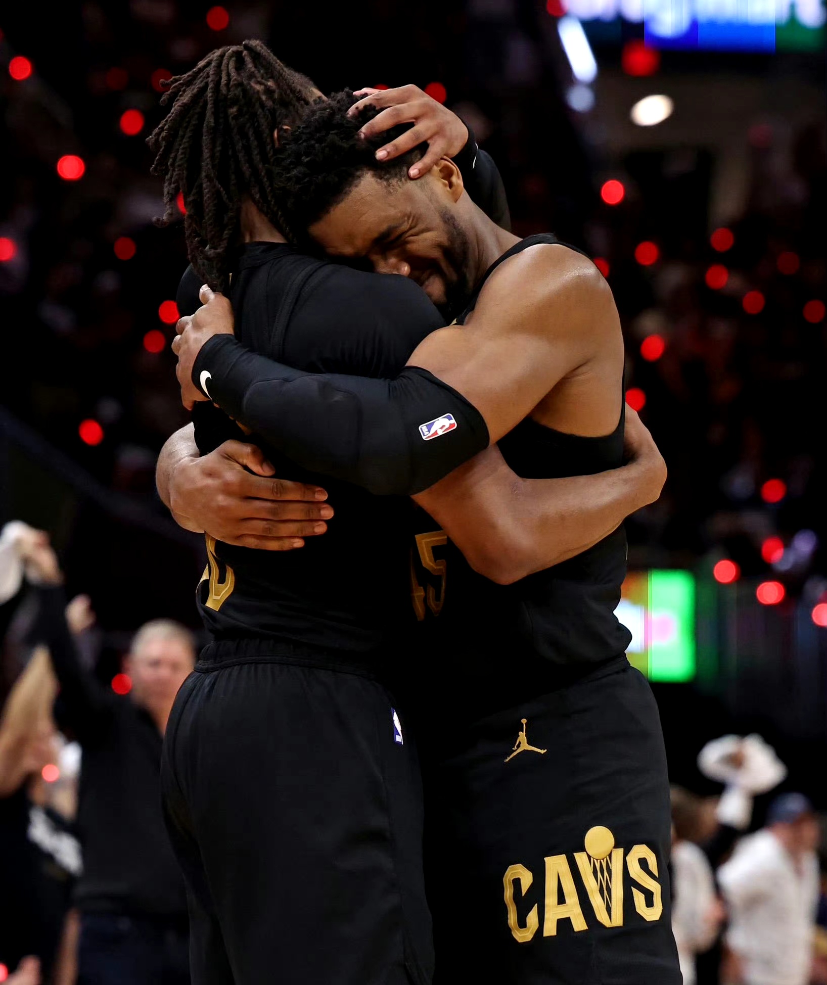 骑士横扫爵士,杜兰特带队取胜 骑士横扫爵士,杜兰特带队取胜