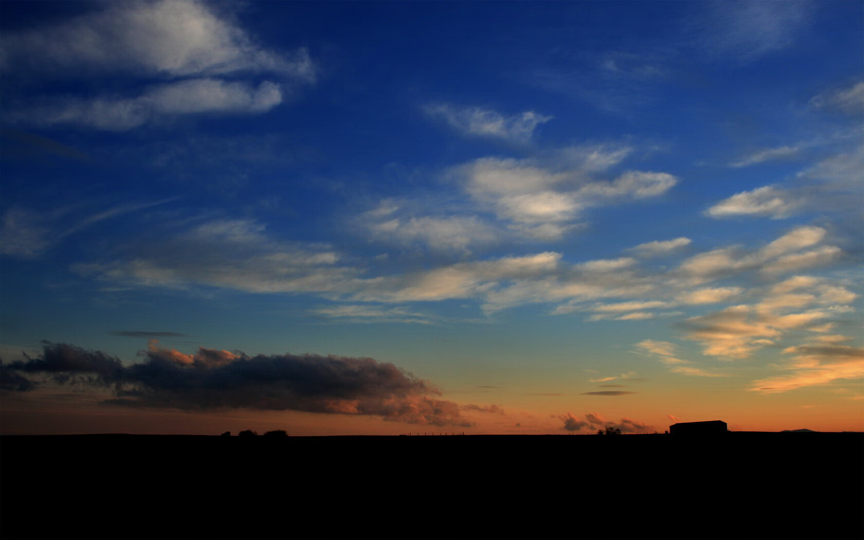 厄德高魔术师降临，哥伦比亚的狂胜与巴黎的迷失